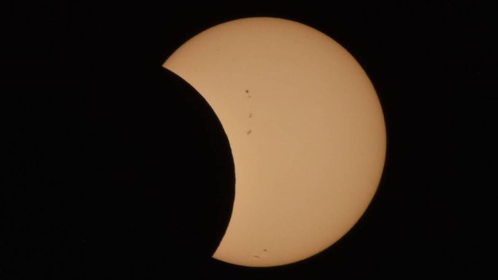 Eclipse solar abril 2022: cuándo es, horarios, cuánto dura y cómo ver el eclipse parcial de sol