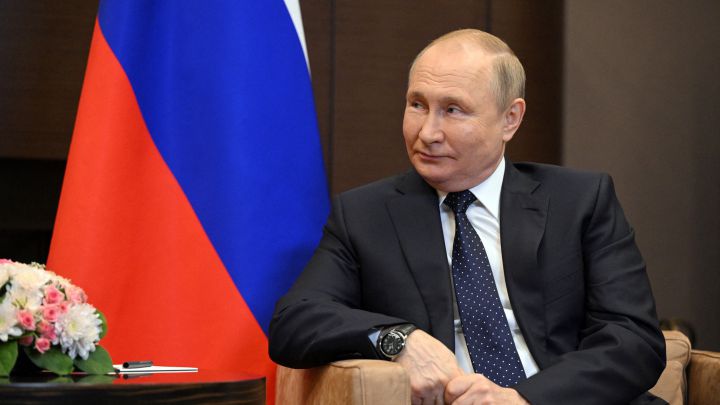 Un exespía británico destapa la salud de Putin: "Se irá al sanatorio..."