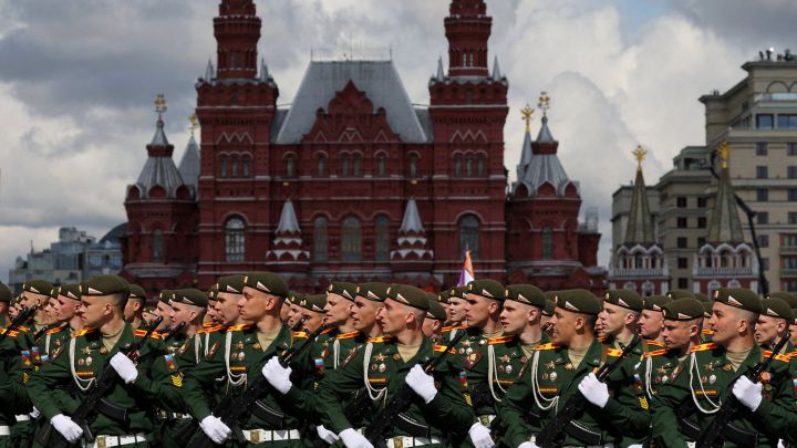 Giro radical de Putin con su ejército