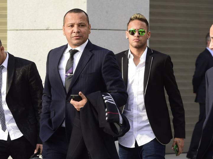 Brazilian judge throws out Neymar tax fraud charges