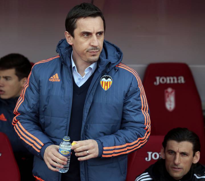 Gary Neville: "We have to maintain this momentum"
