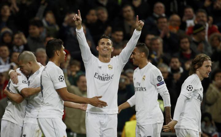 Ronaldo punishes profligate Roma as Real march on