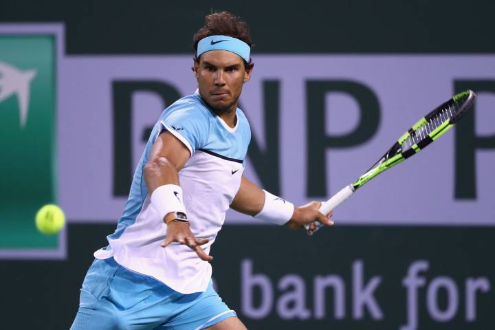 Top seeds advance at Indian Wells
