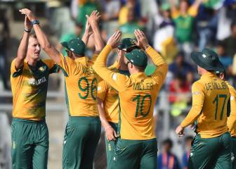 De Villiers guides South Africa past Afghanistan