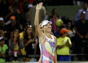 Azarenka and Kerber to meet in Miami Open last four