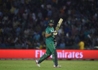 Afridi relinquishes Pakistan T20 captaincy