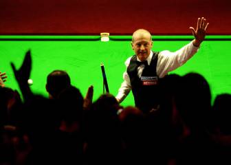 Steve Davis takes his cue