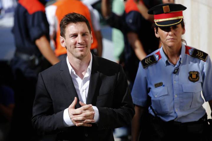 Dubai Cop Acquitted After Posting Messi S Passport Online As Com