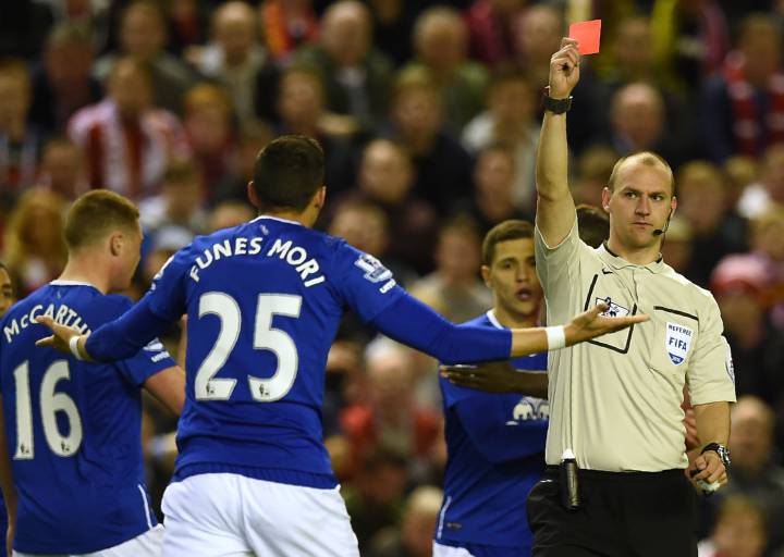 Everton’s Funes Mori says sorry for seeing red
