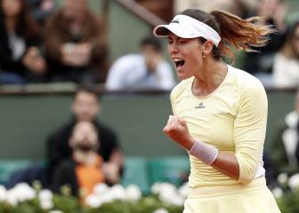 Muguruza through to last eight at expense of Kuznetsova