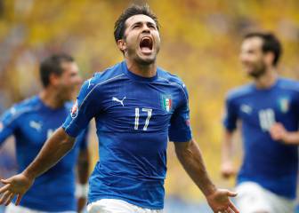 Sweet late Eder strike sends Italy through to second round