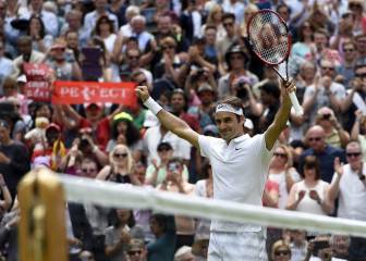 Federer downs in-form Johnson to breeze through to last eight