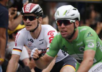 Cavendish out dips Greipel in sprint finish to take stage three