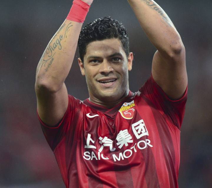 Hulk scores and gets injured in CSL debut for Shanghai