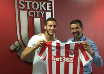 Highly-rated Egyptian teenager Sobhi signs for Stoke
