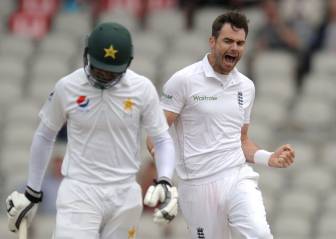 England beat Pakistan by 330 runs in the second test