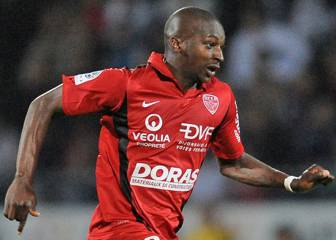 Lille snap up Guingamp midfielder Sankharé