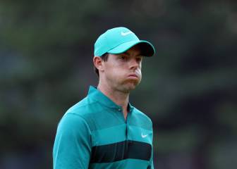 Mickelson makes PGA cut, but McIlroy misses out