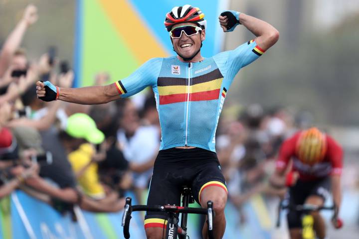 Van Avermaet caps heady summer with gold