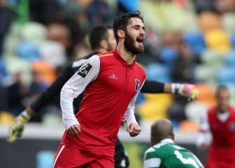 Benfica break Portuguese transfer record to sign Silva