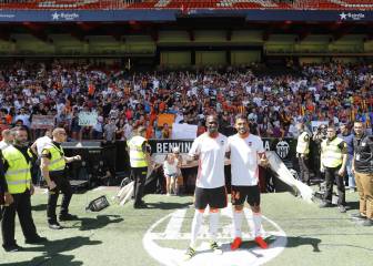 Garay and Mangala presented to 8,000 fans at Mestalla