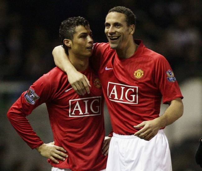 Rio Ferdinand: Cristiano Ronaldo ribs ex-United mate over video - AS.com