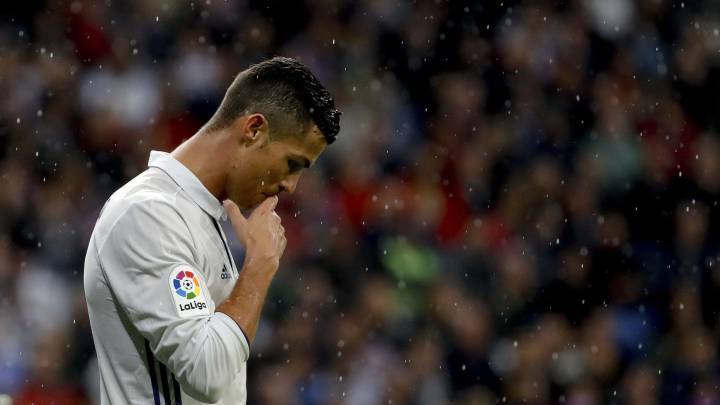 Teammates rally around misfiring Ronaldo: "He's not a machine"