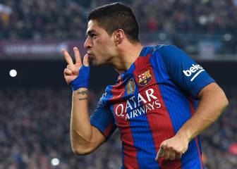 Striker Luis Suárez agrees new Barcelona contract
