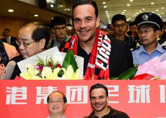 Roque Mesa signs for Shanghai in Instagram photoshop