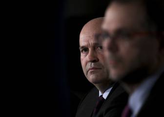 Barcelona tell Pique to stop referee criticism amid probe