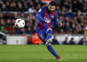 Messi equals Koeman's Barcelona free-kick record