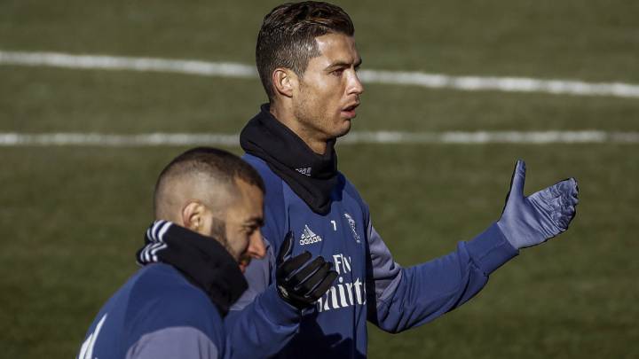 Real Madrid Vs Malaga Team News Cristiano Benzema Start As Com