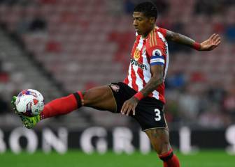 Crystal Palace sign defender Van Aanholt from Sunderland
