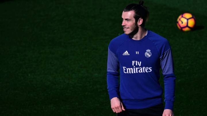 Real Madrid's Welsh forward Gareth Bale attends a training session at Valdebebas Sport City in Madrid