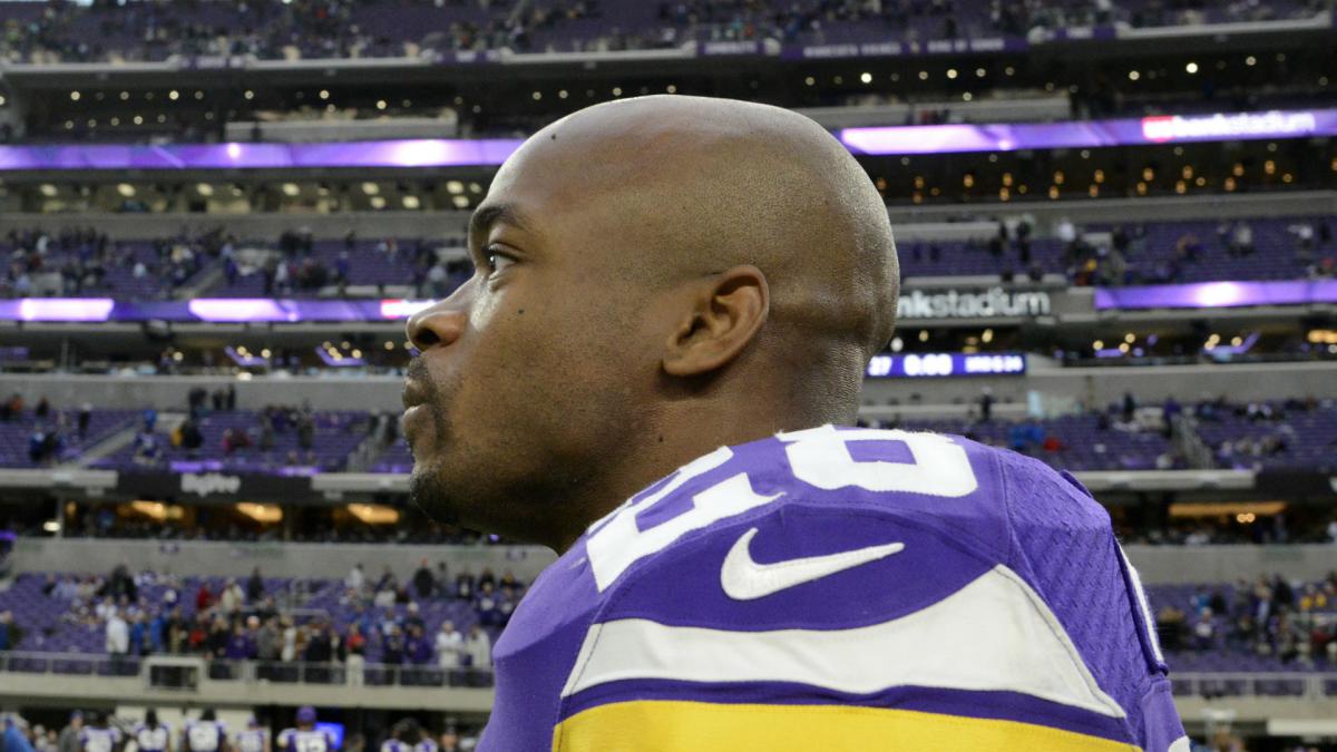 Vikings decline Peterson's contract option but leave door open for return