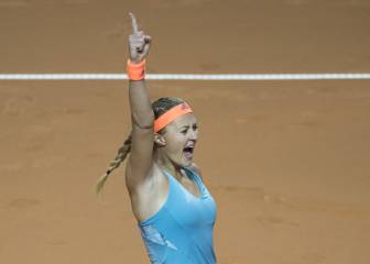 Mladenovic downs Sharapova in Stuttgart to reach final