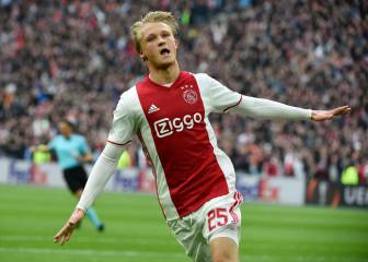 Ajax blow Lyon away