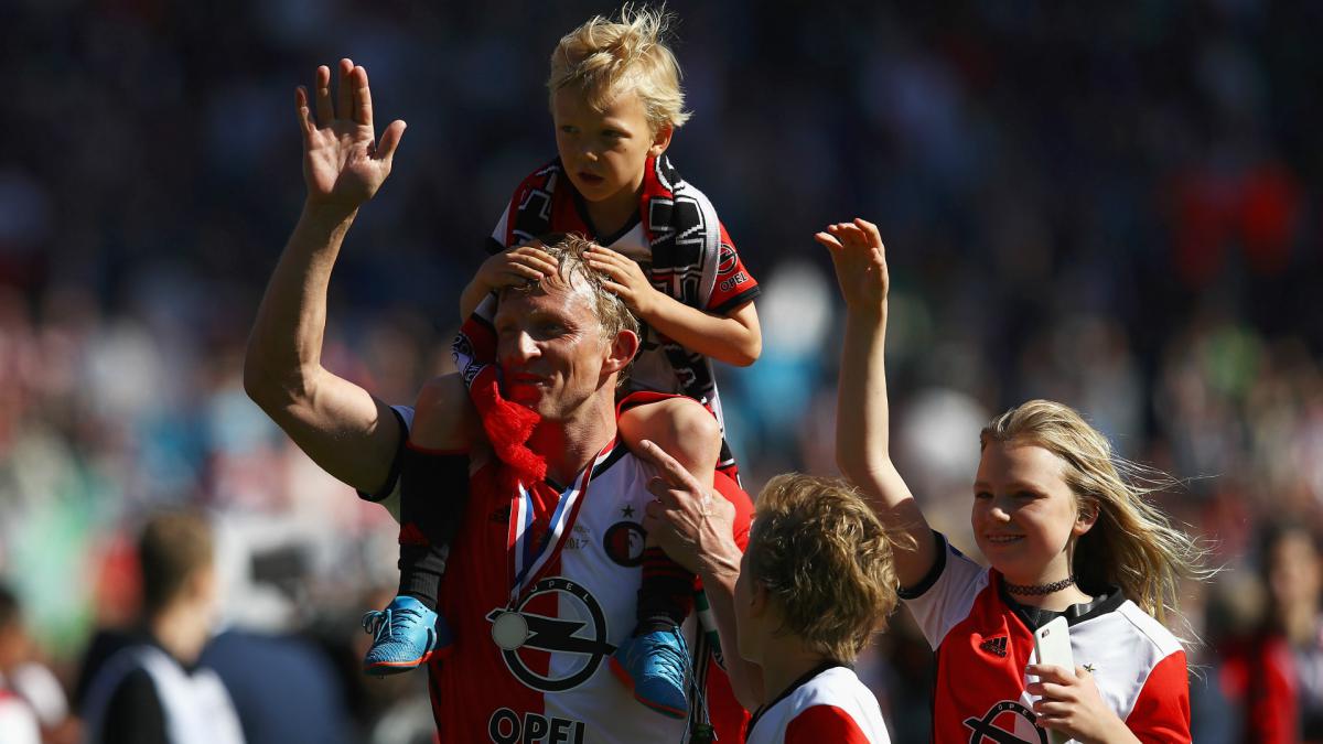 Kuyt retires after leading Feyenoord to Eredivisie glory