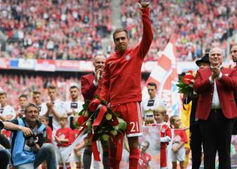 Lahm bids emotional farewell as Bayern Munich honour retiring captain