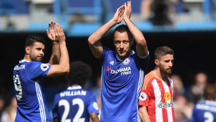 Chelsea’s John Terry given emotional guard of honour