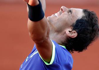 Nadal hammers Thiem to book spot in 10th French Open final
