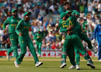Pakistan crush India to win the ICC Champions Trophy