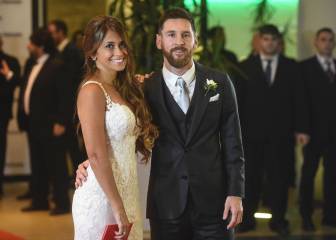Messi marries childhood sweetheart