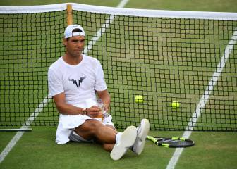 Wimbledon takes time to chill before fizz of 'Manic Monday'