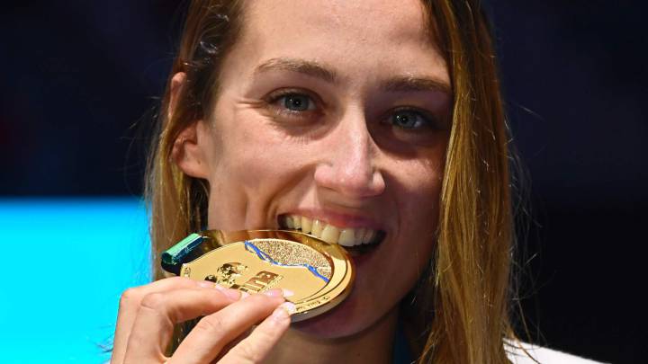 Mireia Belmonte on top of the world after clinching gold
