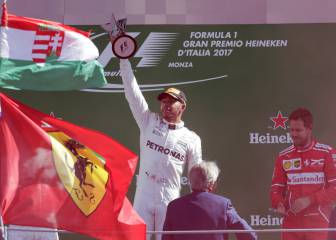 Hamilton cruises to victory and top of drivers' championship