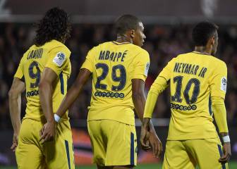 Red card decision turns tide as PSG put five past Metz