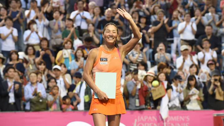 Kimiko's final date ends in tears as Japan's grande dame retires