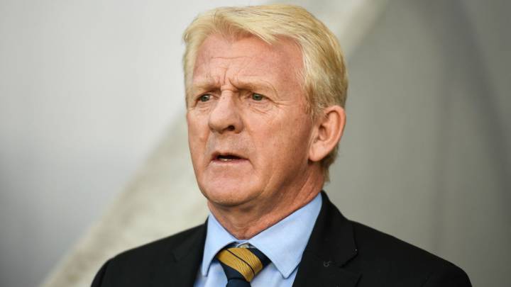 Strachan quits Scotland post, Moyes favourite to succeed him