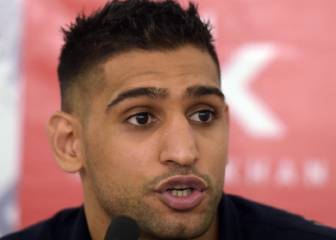 Boxer Amir Khan receives death threats over Christmas tree post